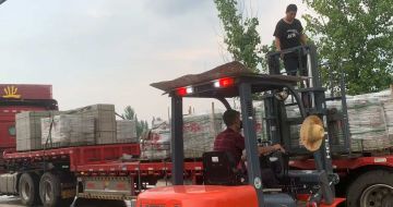 天津 黄金麻冰裂纹，地铺石装车