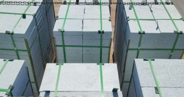 天津 芝麻白花岗岩5公分地铺石 花岗岩厂家工厂装车日常