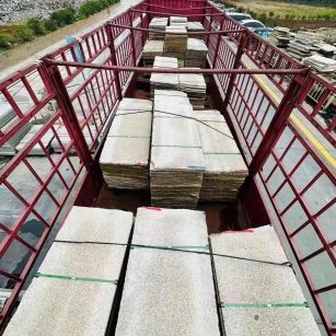 天津 黄金麻花岗岩荔枝面，光面毛板装车完成