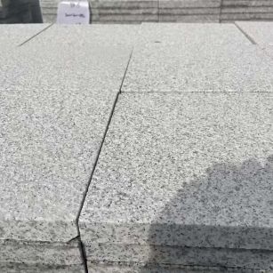 天津 白麻花岗岩石材推荐 荔枝面地铺石