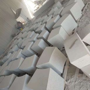 天津 白麻花岗岩异形坐凳