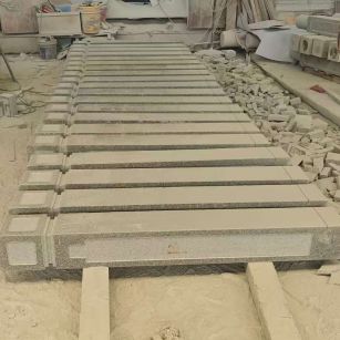 天津 芝麻白异形加工雕刻-栏杆大柱，方柱