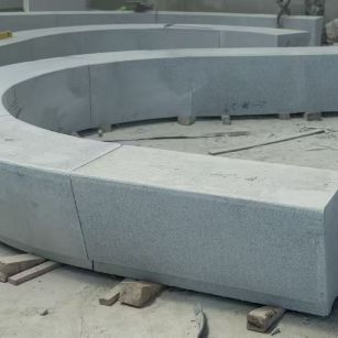 天津 芝麻白花岗岩光面弧形坐凳