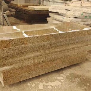 天津 黄金麻栏杆料半成品加工中