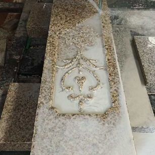 天津 黄金麻花岗岩异形加工雕刻栏杆大柱