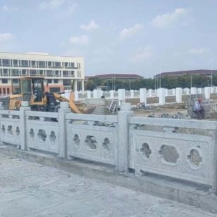 天津 白麻花岗岩荔枝面河道栏杆