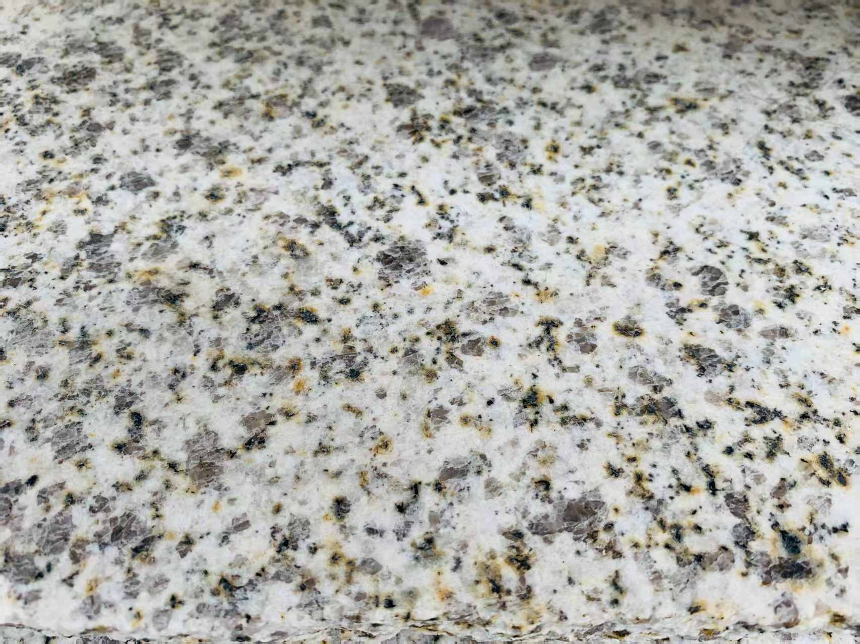 天津 黄金麻花岗岩石材浅黄光面