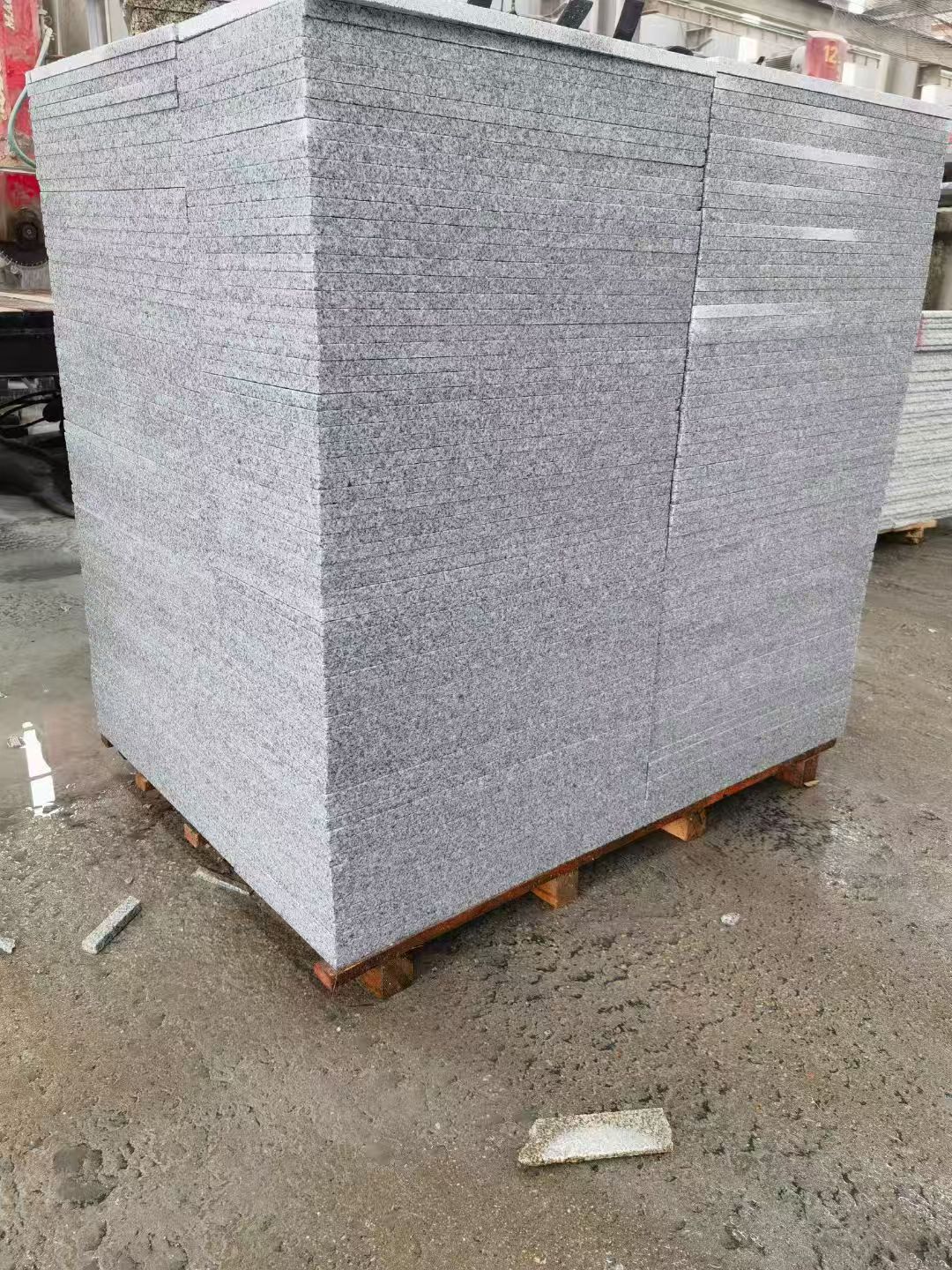 天津 芝麻白火烧面1.8厚300*600地铺石，尺寸标准，厚薄均匀