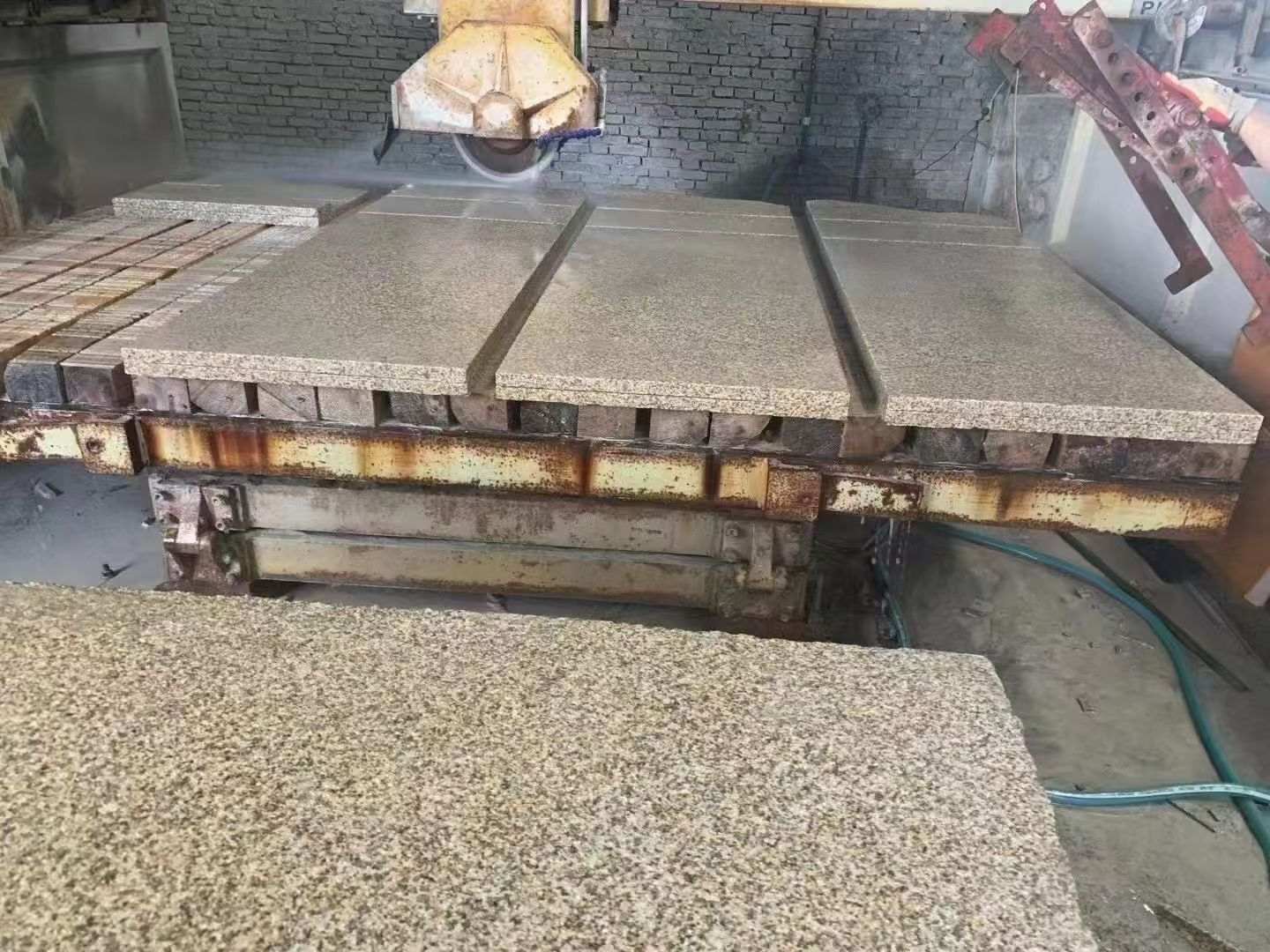 天津 黄金麻荔枝面成品板加工