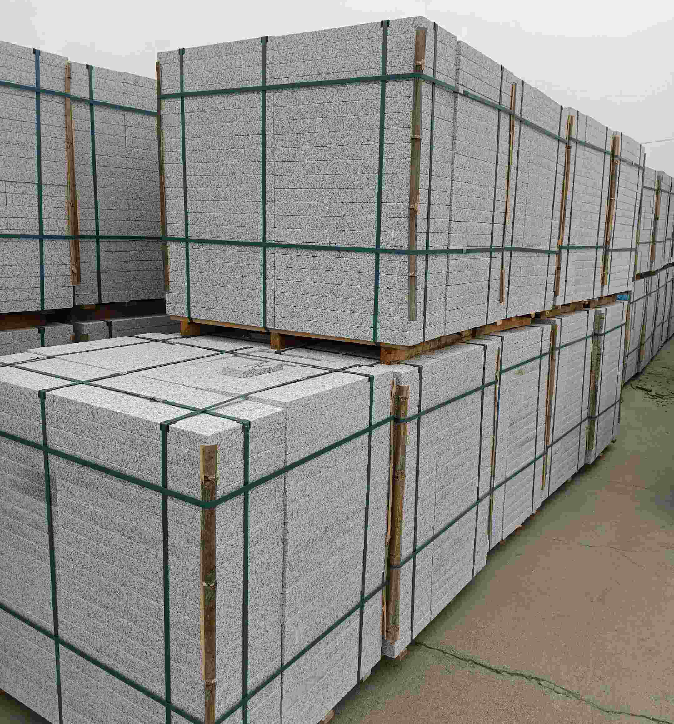 天津 白麻花岗岩石材荔枝面地铺石（300*600*50）