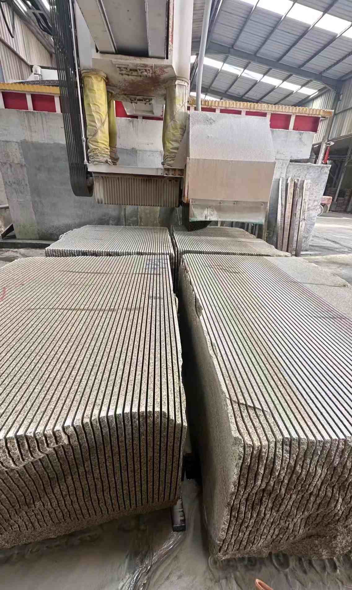 天津 车间生产日常，黄金麻白麻花岗岩