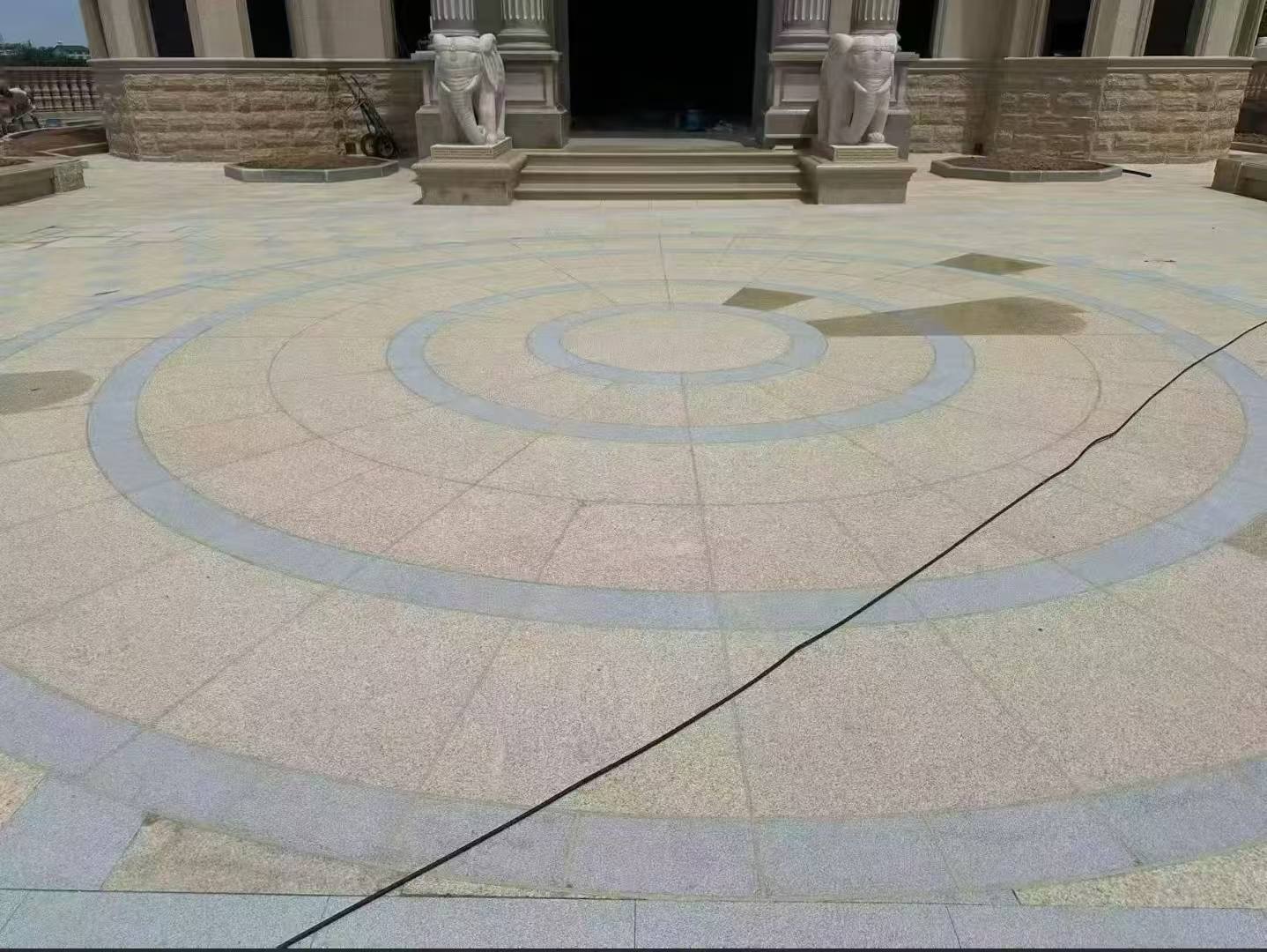 天津 黄金麻芝麻灰花岗岩石材地铺拼接效果