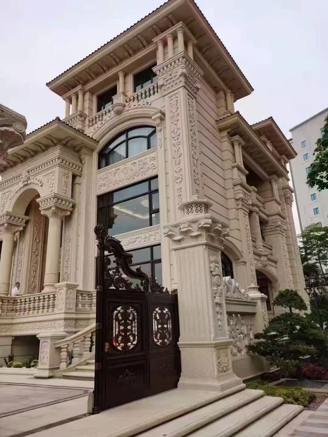 天津 黄金麻花岗岩别墅外墙干挂效果展示