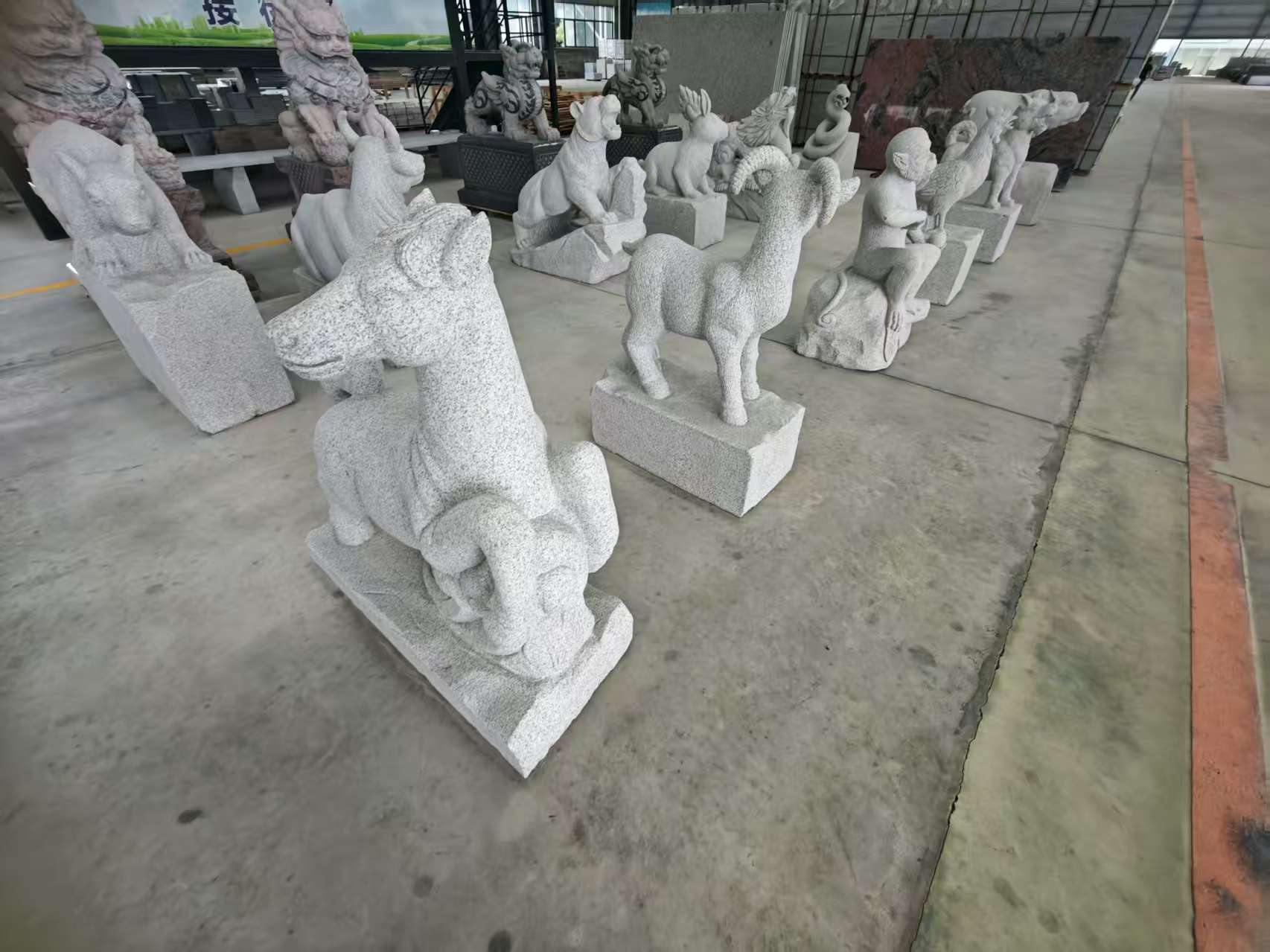 天津 芝麻白花岗岩造型立体雕刻——十二生肖