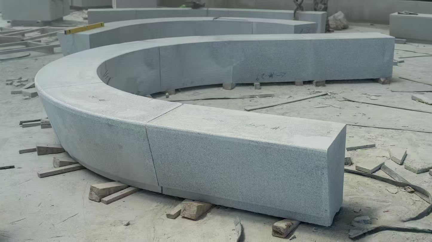 天津 芝麻白花岗岩光面弧形坐凳
