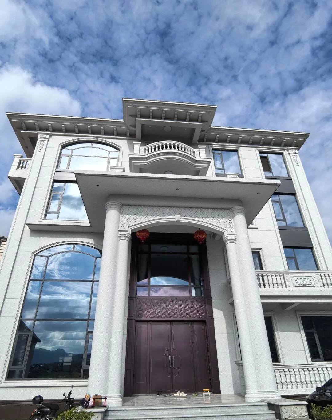 天津白麻别墅外墙干挂石材效果示例