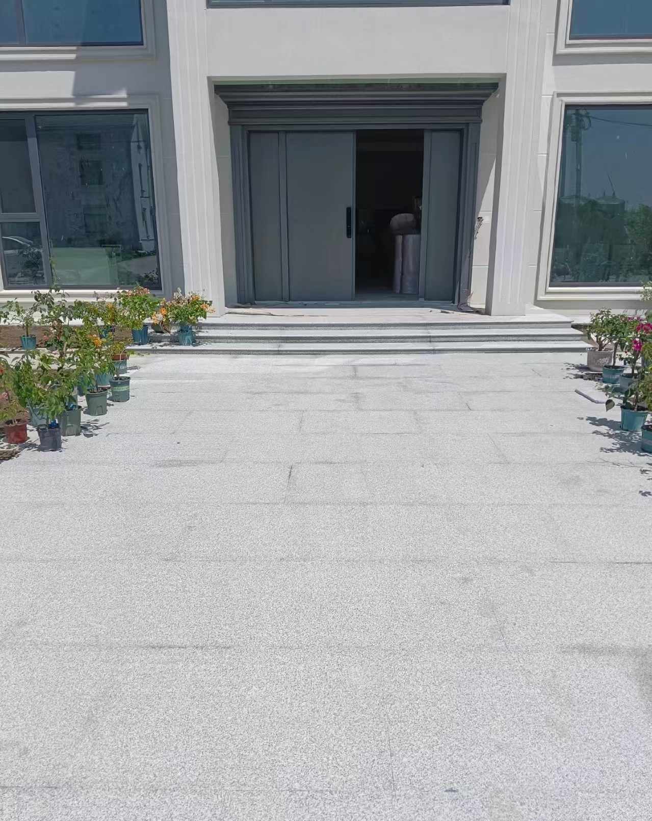 天津 芝麻白花岗岩地铺石地面铺装