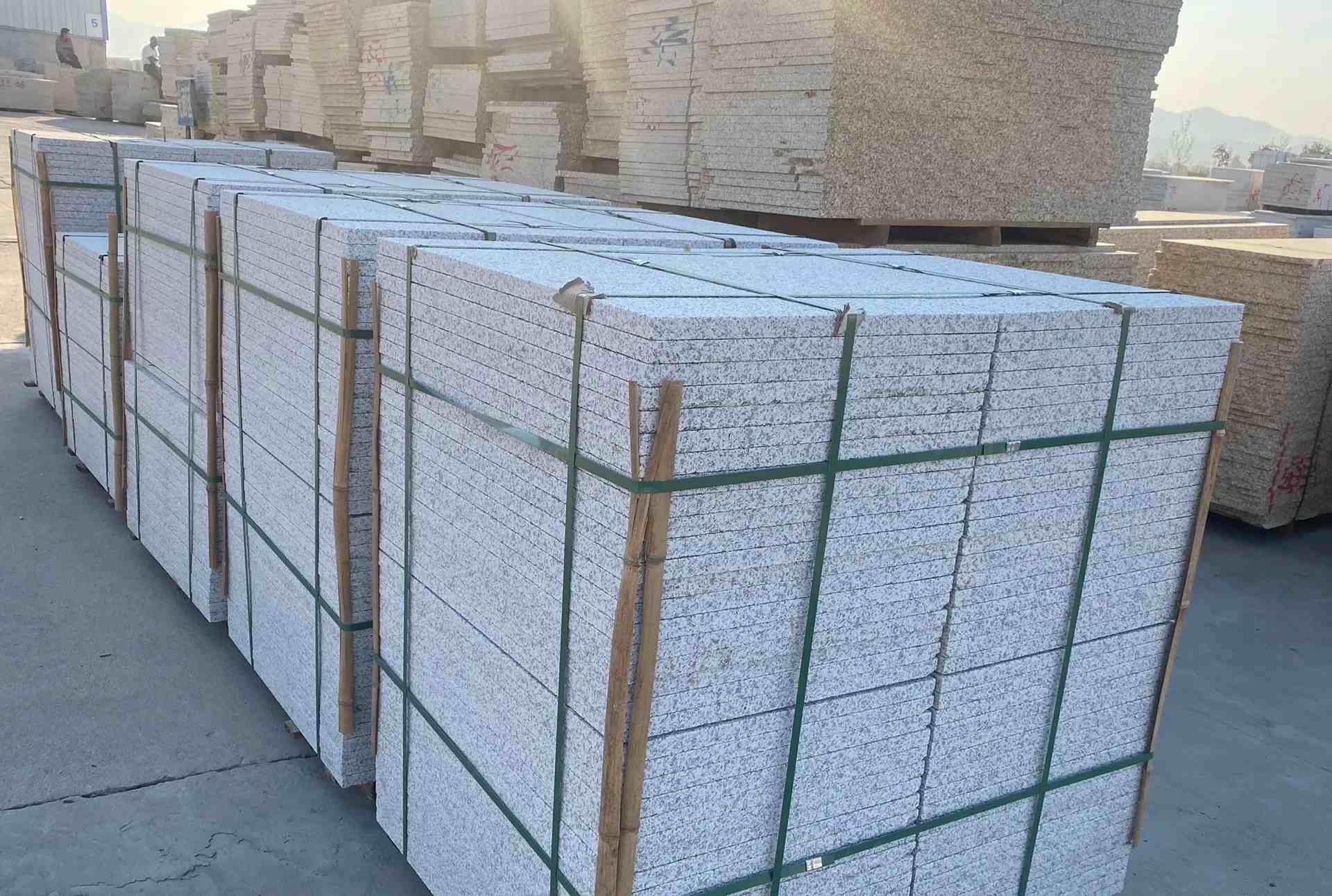 天津 白麻花岗岩荔枝面地铺石