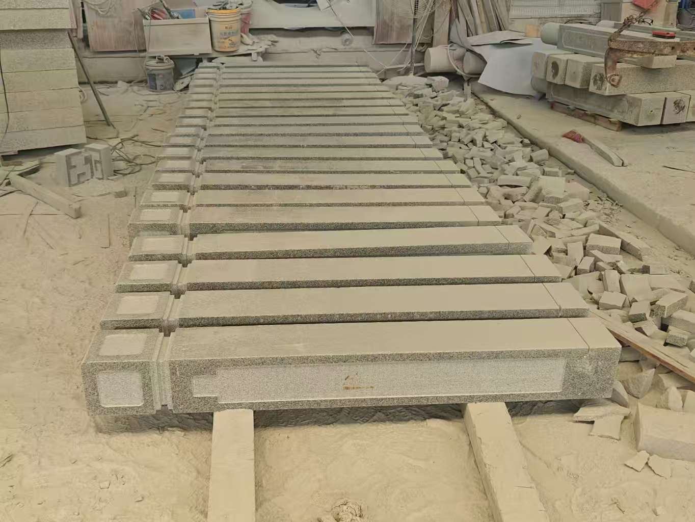 天津 芝麻白异形加工雕刻-栏杆大柱，方柱